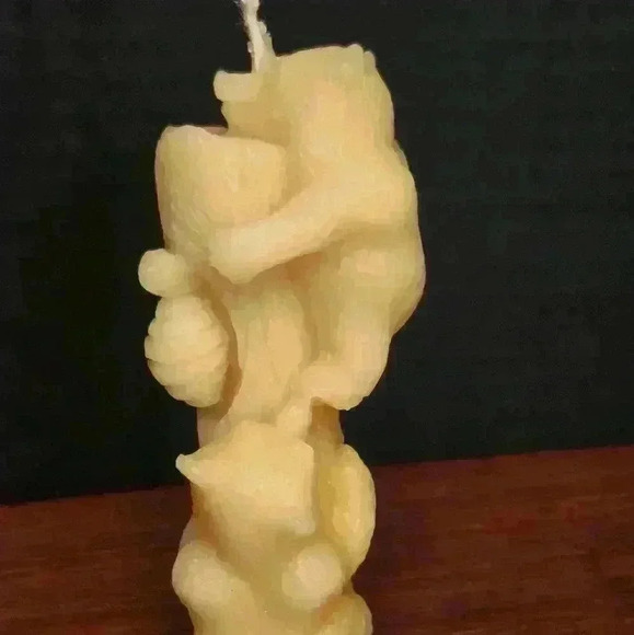 Handmade  Beeswax Bear Candle - Picture 6 of 7